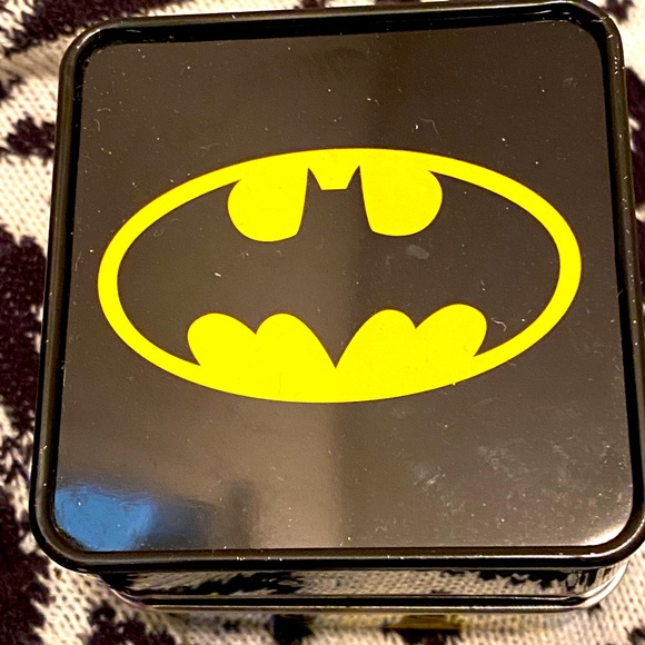 BATMAN WOMEN WATCH WARNER BROTHER EDITION NWTBOX Buy Two Items Free - Picture 2 of 4